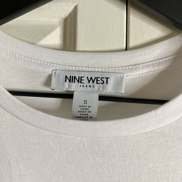 Basic White Tee🤍 - Picture 3 of 3